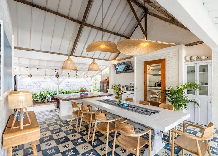 Indigo & Maiko - Bingin Villa Uluwatu (Bali)