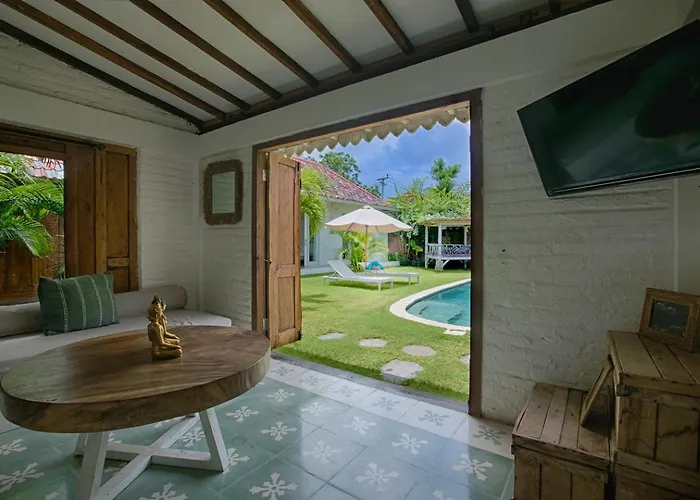 Indigo & Maiko - Bingin Villa Uluwatu (Bali)