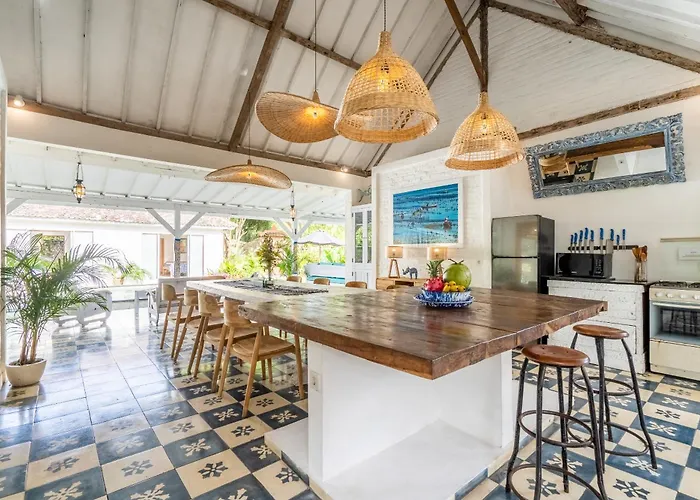 Indigo & Maiko - Bingin Villa Uluwatu (Bali)